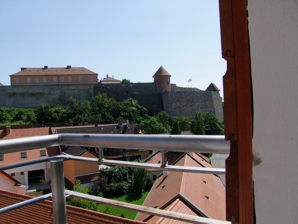 Minaret Apartman Eger Chambre photo